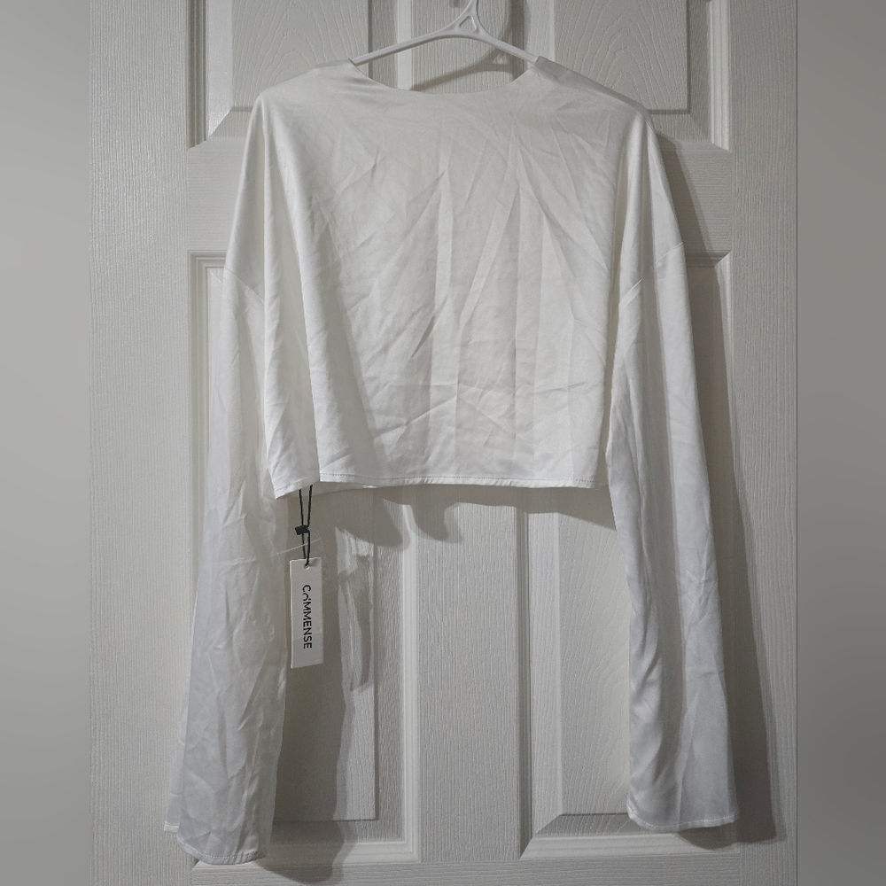 NWT Commense Satin Button Back Close Cropped Bell Sleeve Ivory Blouse, Sz Small.
